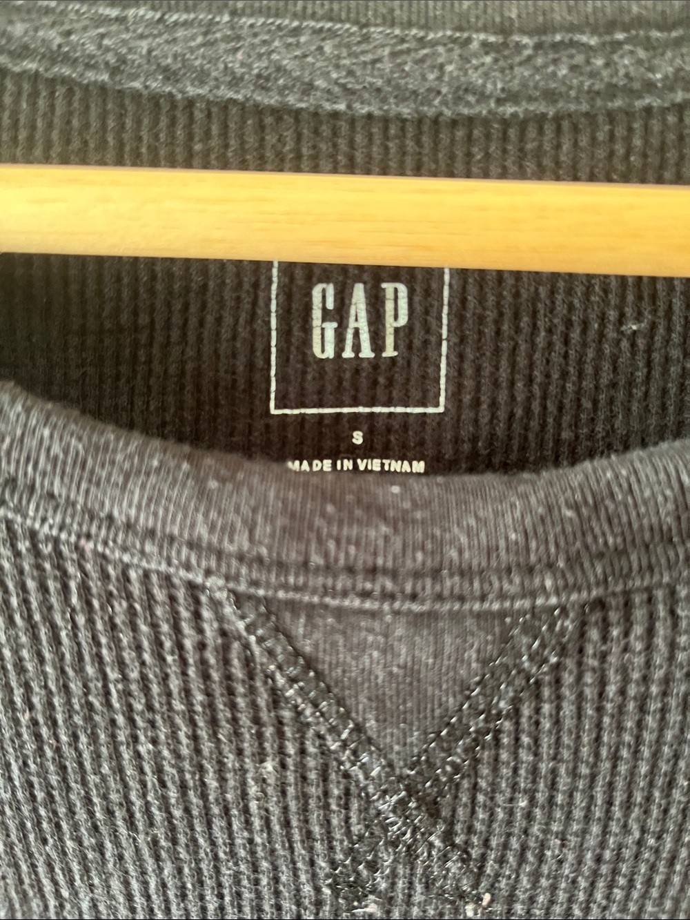 GAP Black Waffle Long-Sleeve Tee - Picture 3 of 3